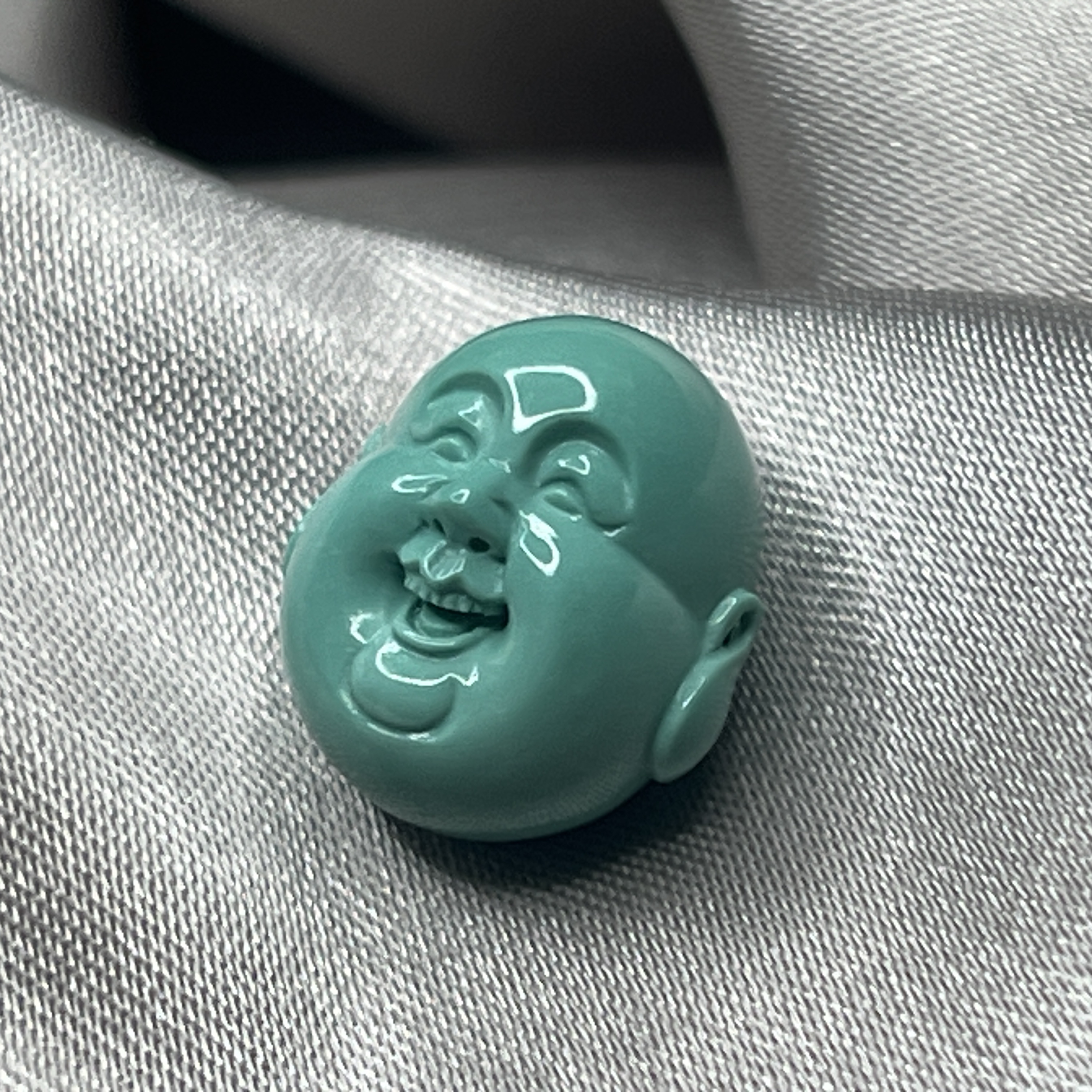 高品质绿松石弥勒佛，尺寸11.3x12.5x9.5mm重1.8克