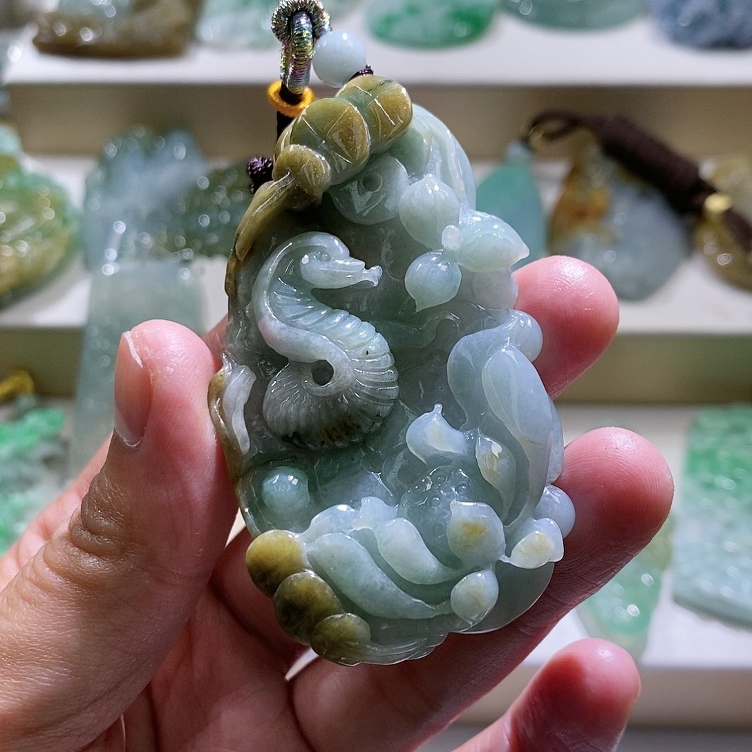 【闪购商品】翡翠颈饰未镶嵌蛇