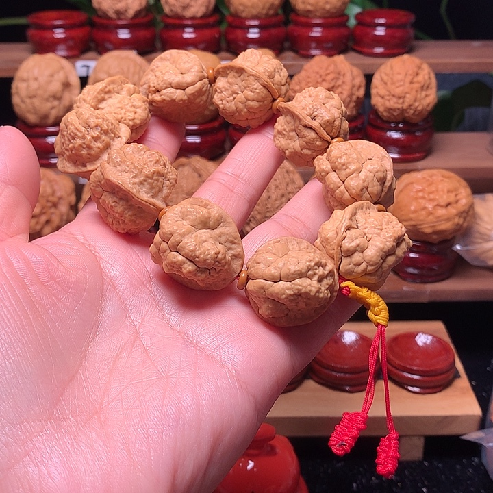 吊坠桃核小羊头金蟾手持