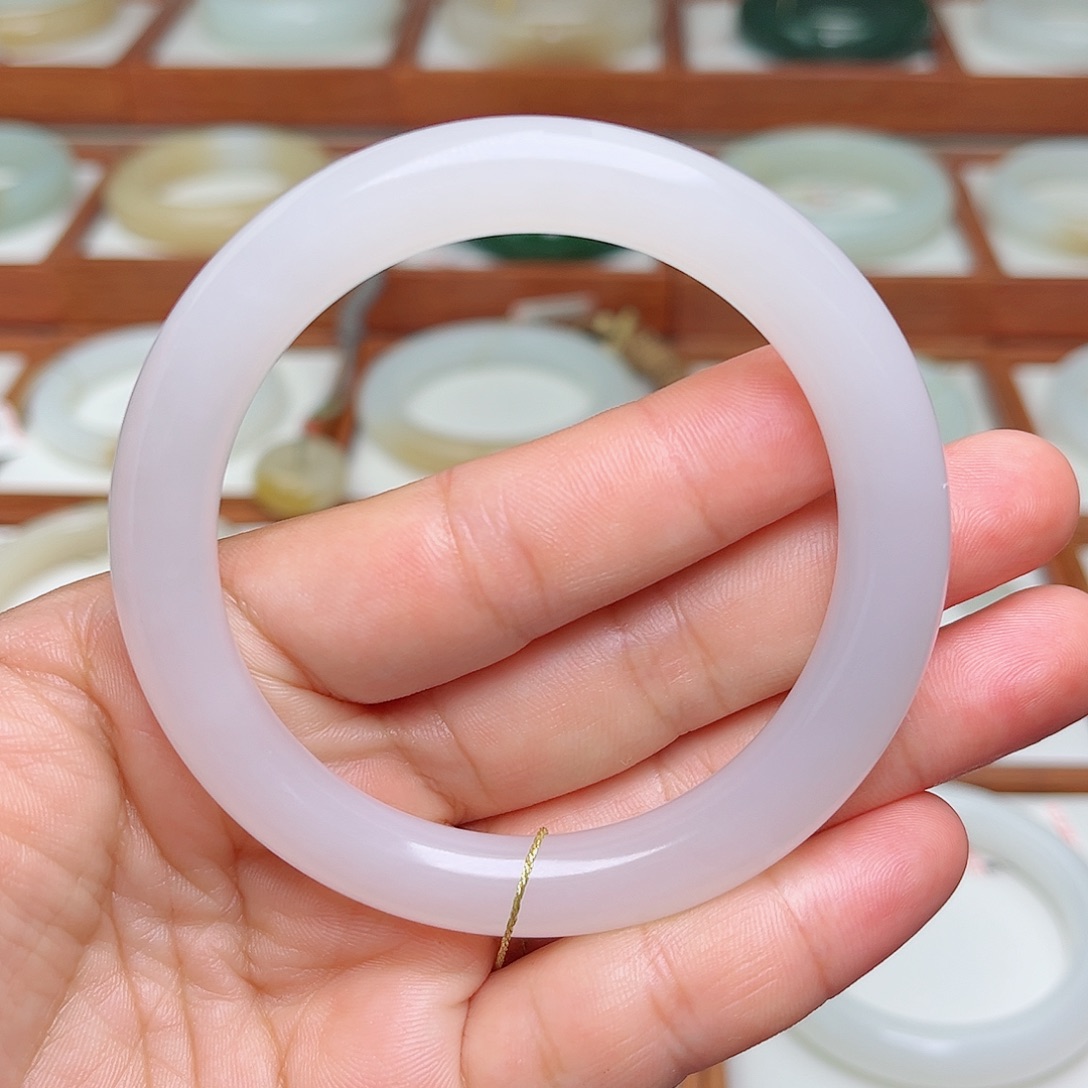 和田玉手镯未镶嵌56.6