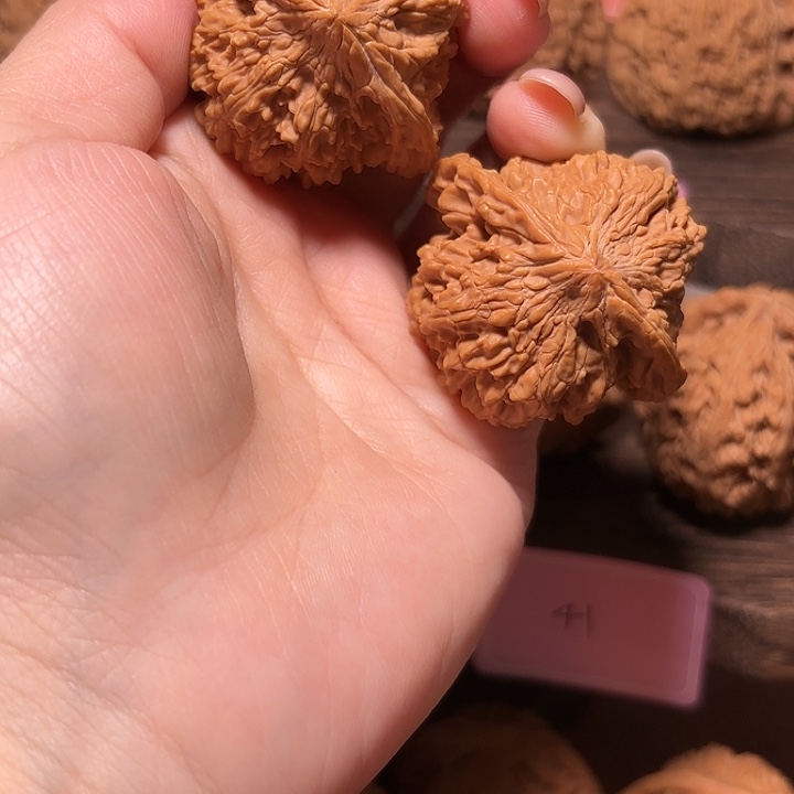 品***法木质类南疆石文玩核桃