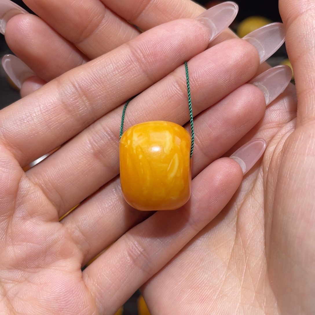 【闪购商品】琥珀裸石未镶嵌三通