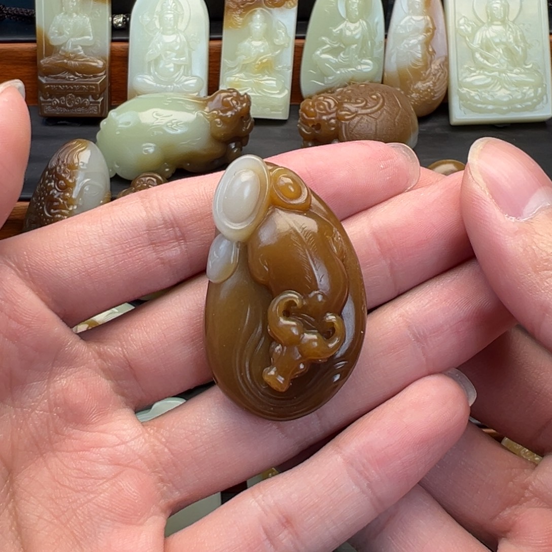 和田玉未镶嵌颈饰