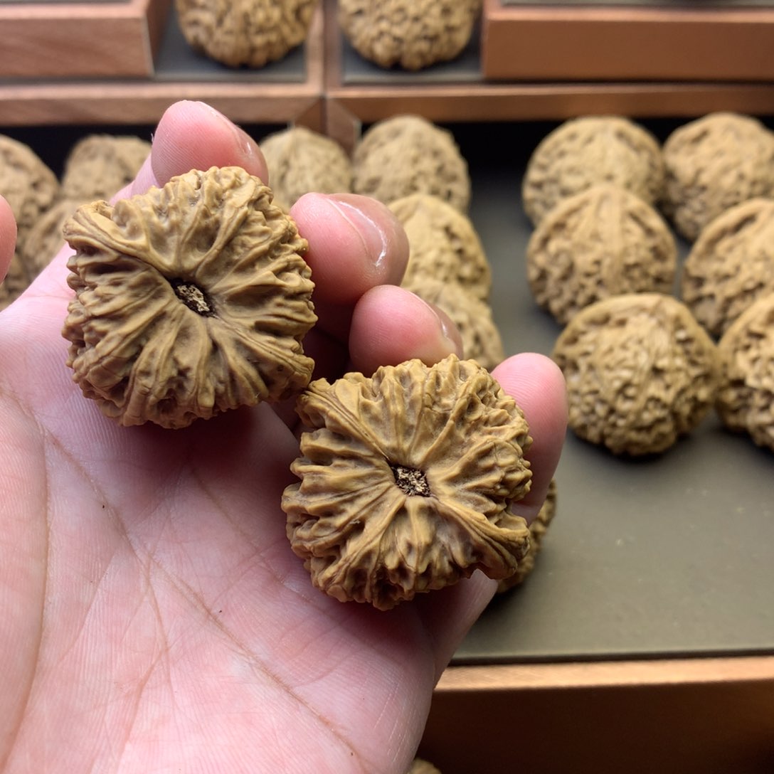 文玩核桃吊坠半*醉南将