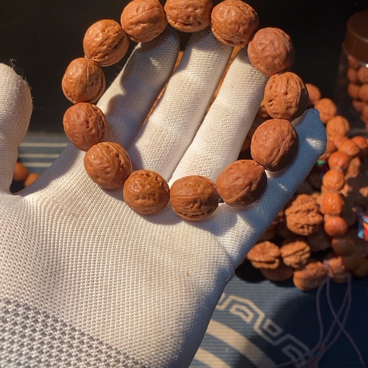 文玩核桃手串……71