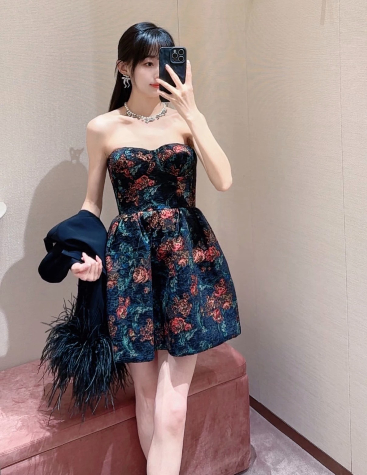 重要场合漂亮连衣裙2025秋季新款修身显瘦抹胸收腰重工提花a字裙