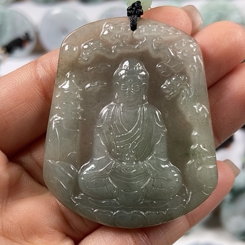 翡翠颈饰未镶嵌大日如来福利