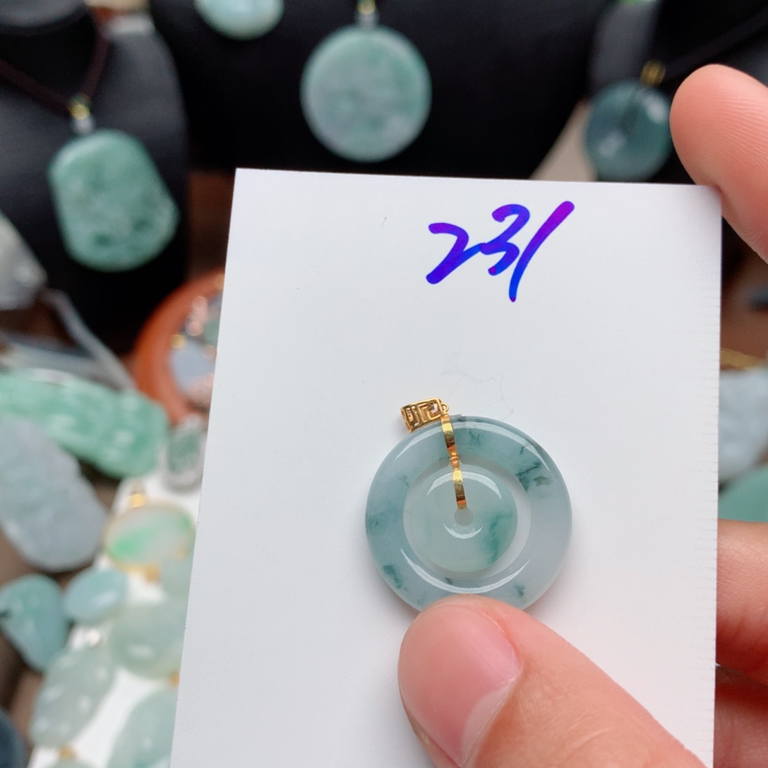 翡翠颈饰18K金镶嵌零***絮吊坠