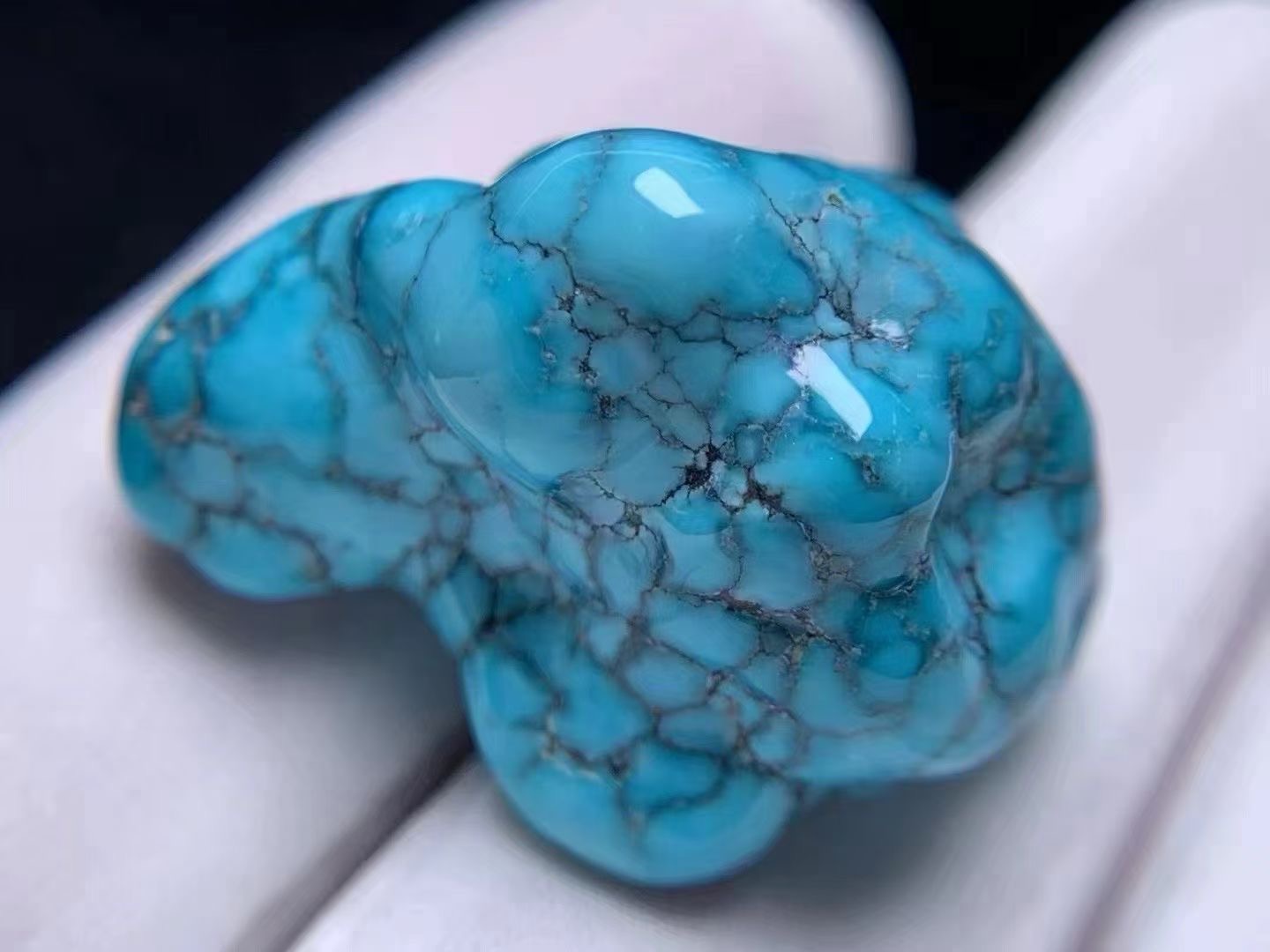 原矿瓷釉级高瓷蓝松石随行吊坠，玻璃光泽，尺寸20.5*28*33*17.5mm