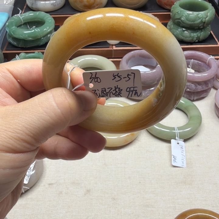 石英质玉未镶嵌手镯