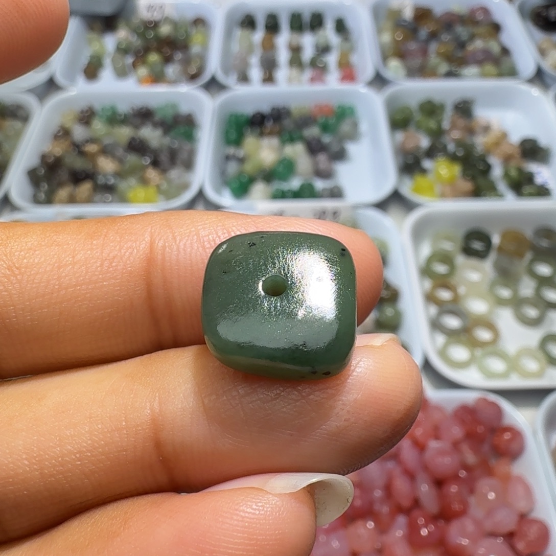 和田玉未镶嵌珠宝奇石