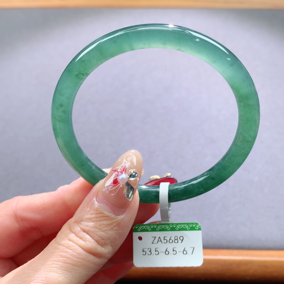 翡翠手镯未镶嵌天然翡翠手镯叮当镯