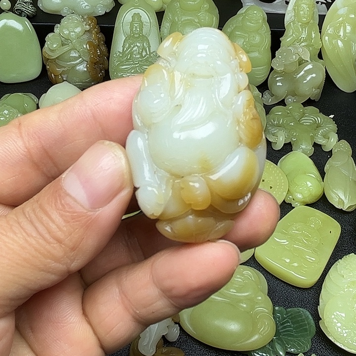 和田玉（糖玉）未镶嵌颈饰