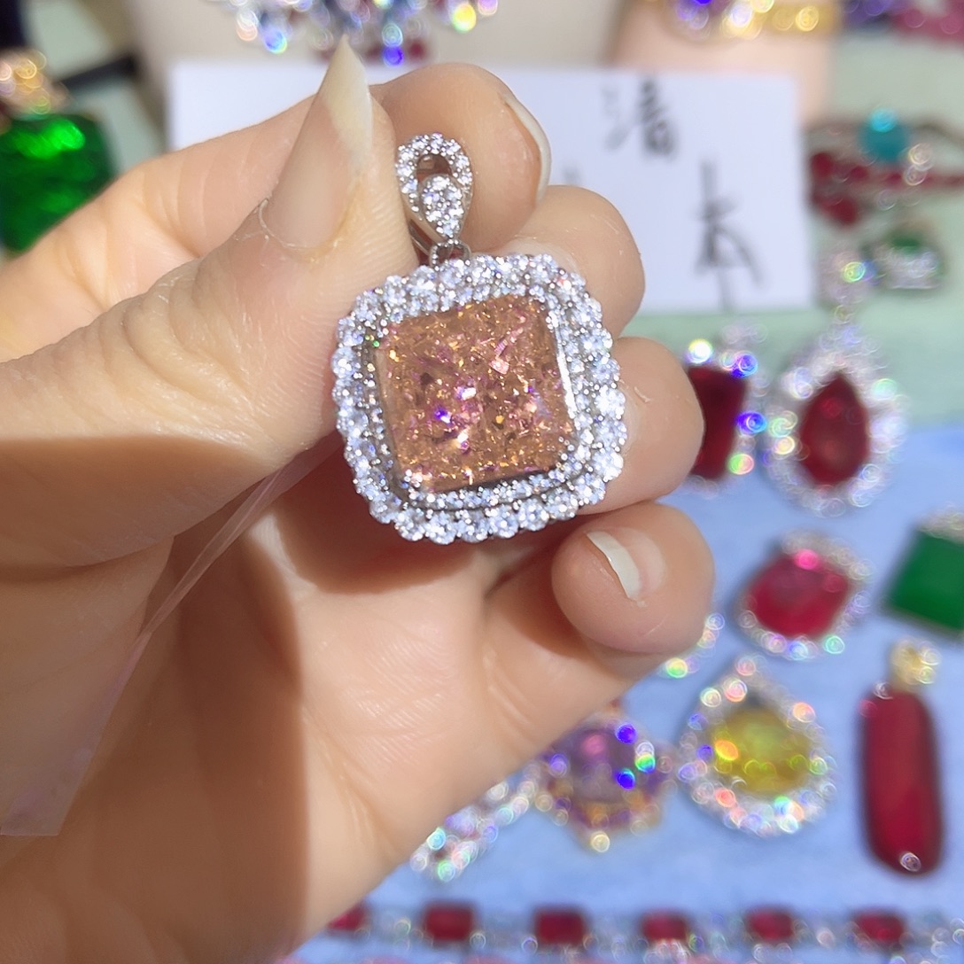 钨金璀璨夺目耀眼