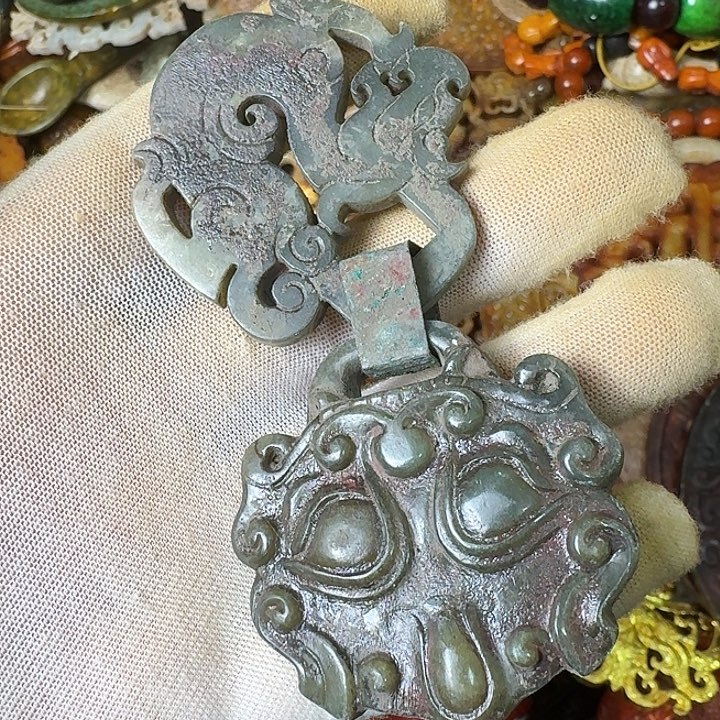 和田玉未镶嵌挂件