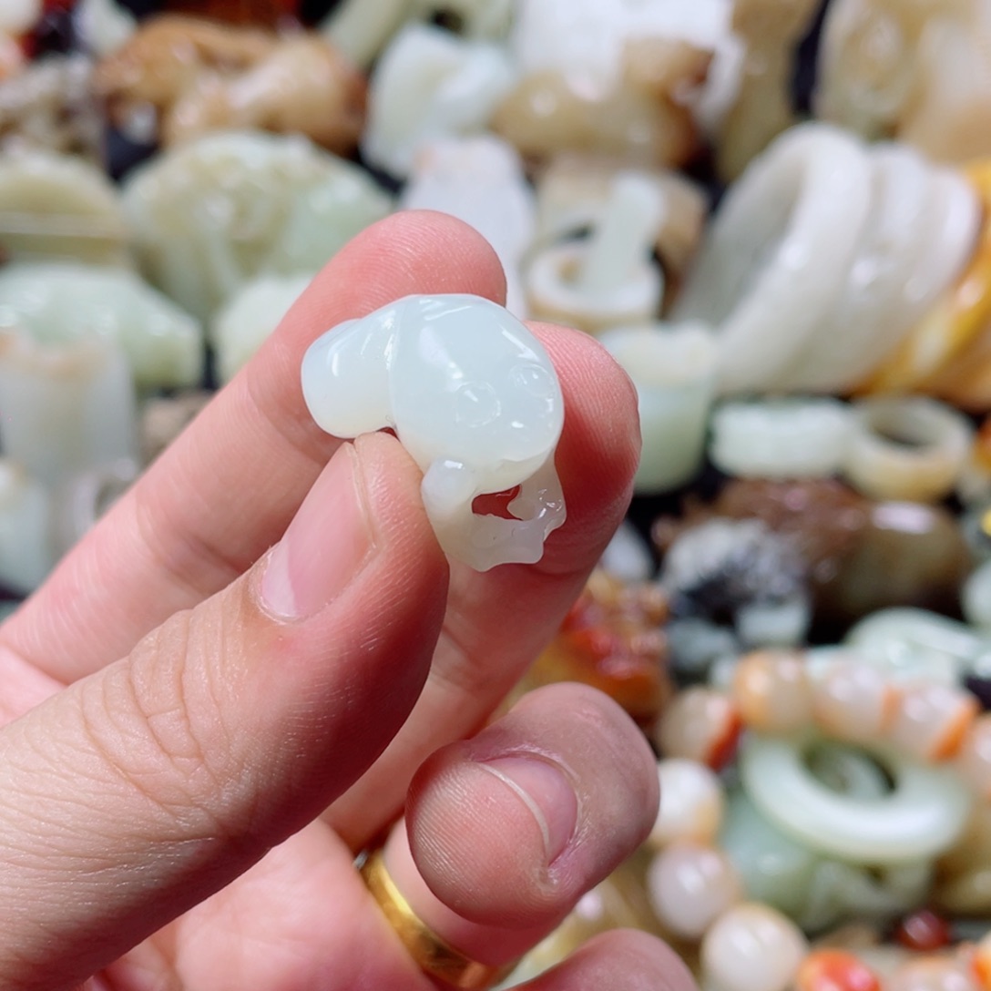 未镶嵌和田玉把件