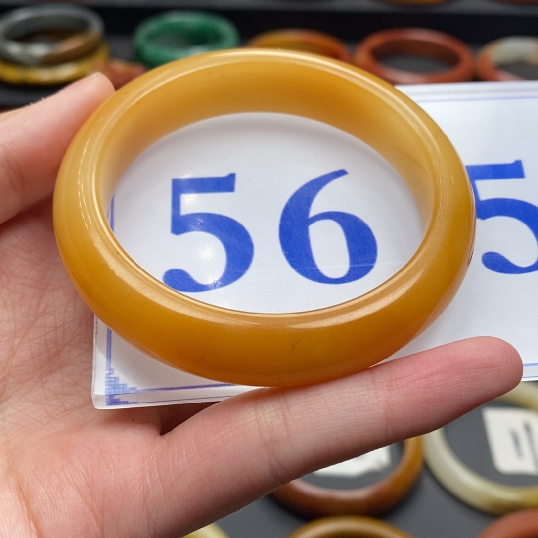 石英质玉（黄龙玉）手镯未镶嵌