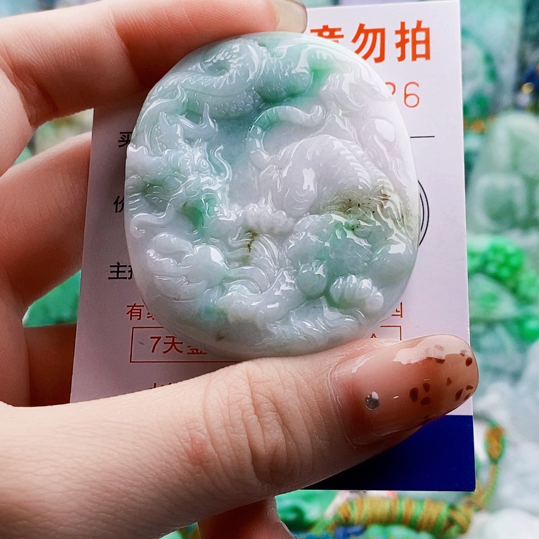 吊坠(不含链)未镶嵌翡翠