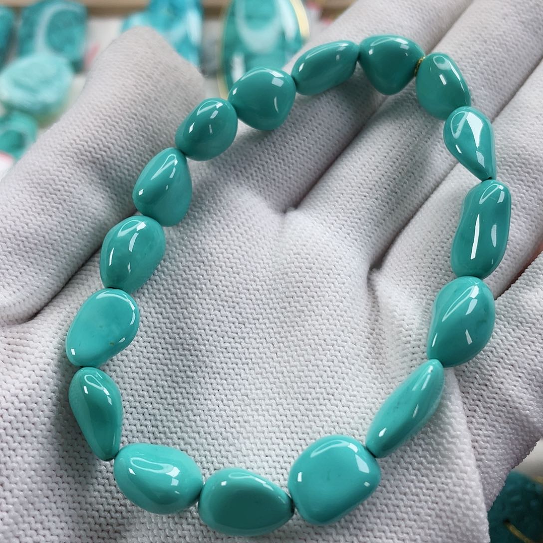 绿松石颈饰未镶嵌