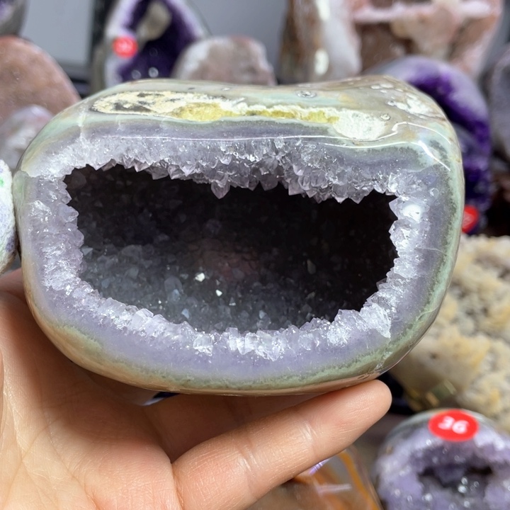 水晶摆件未镶嵌捡漏