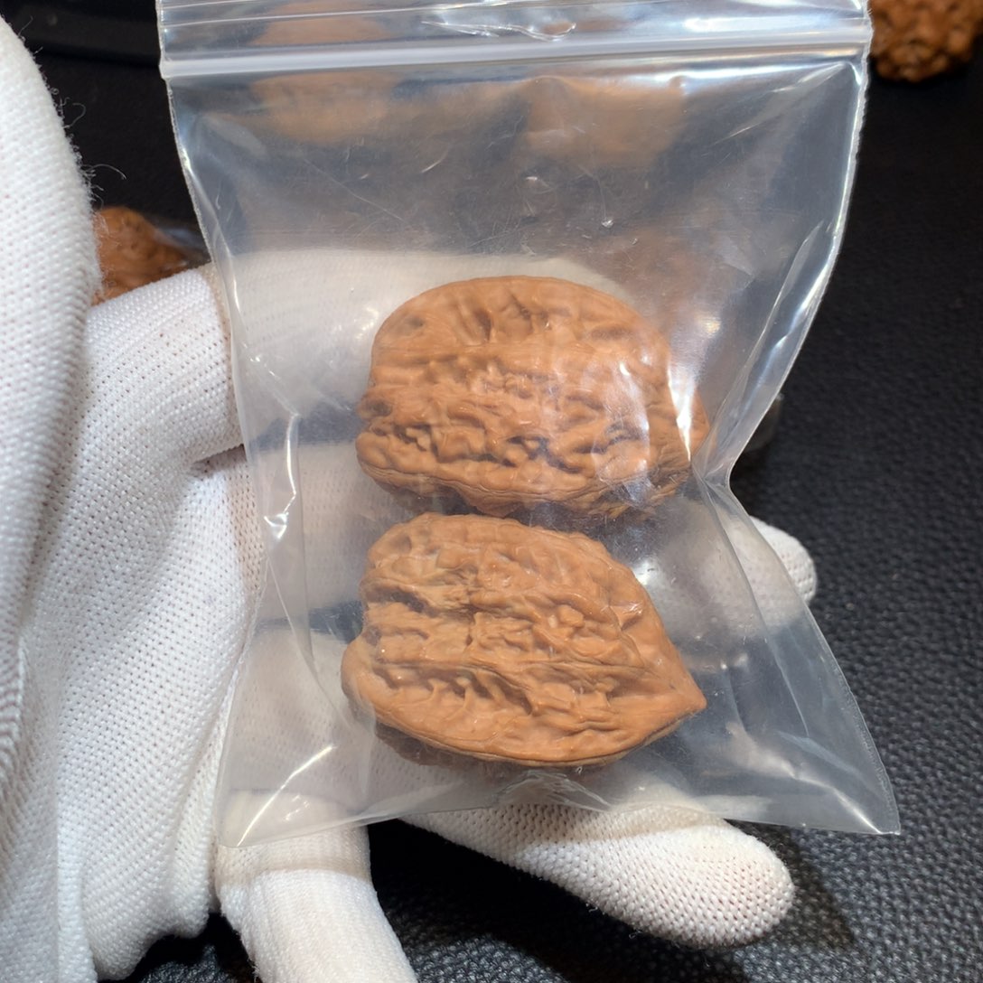 文玩核桃把件微**孩鸡心35