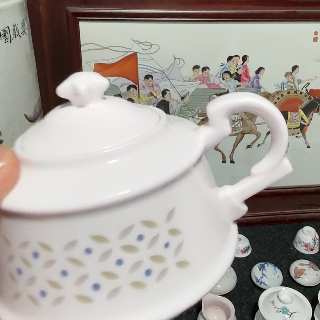 景德镇七彩玲珑茶壶