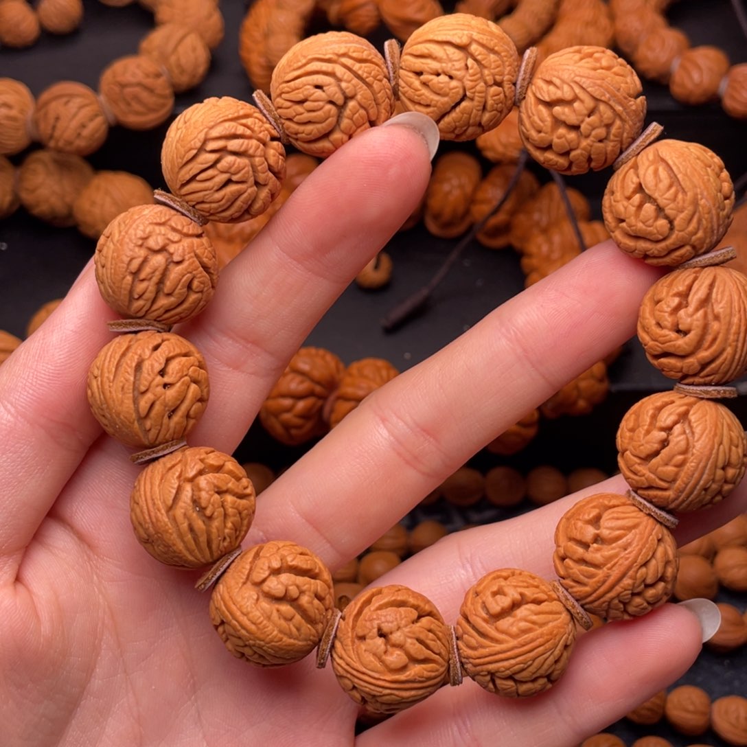 桃核吊坠绣球19。    