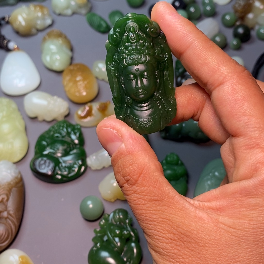 和田玉颈饰未镶嵌亮*生