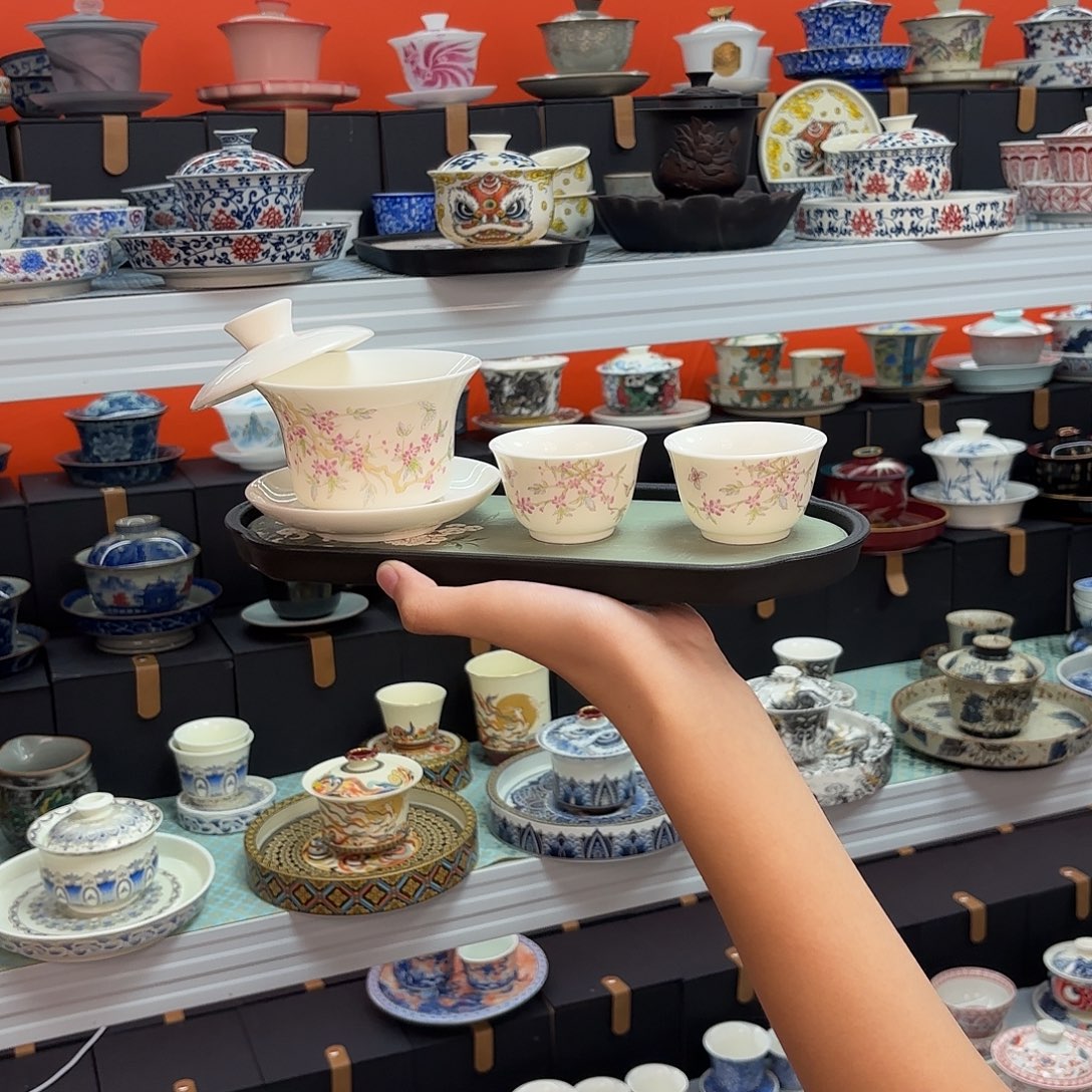 又想看书看电视呢