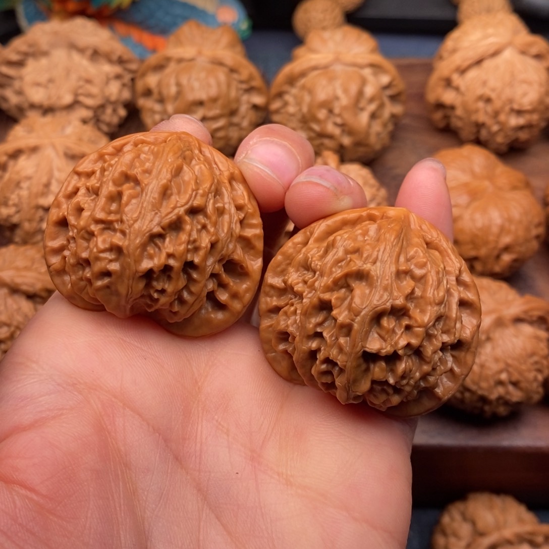 文玩核桃把件38桃心宫灯