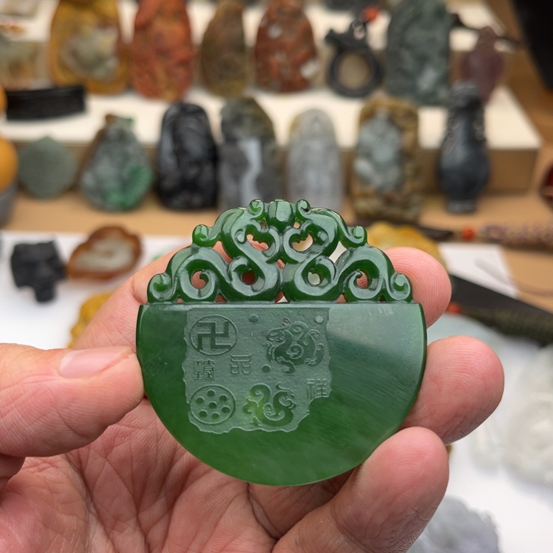 •****定制和田玉颈饰和田玉