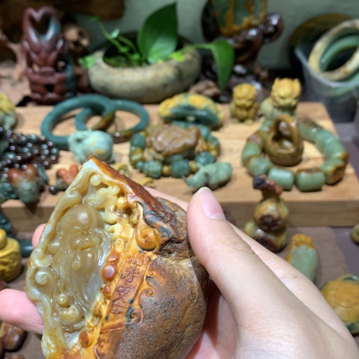 岫岩河磨玉（透闪石质玉）未镶嵌把件