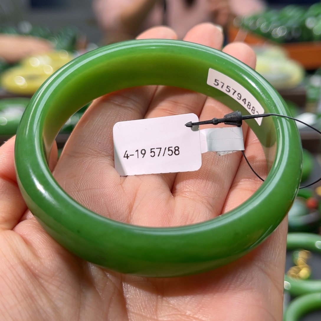 和田玉（碧玉）手镯未镶嵌