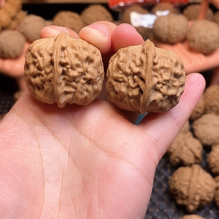 文玩核桃吊坠石门元宝