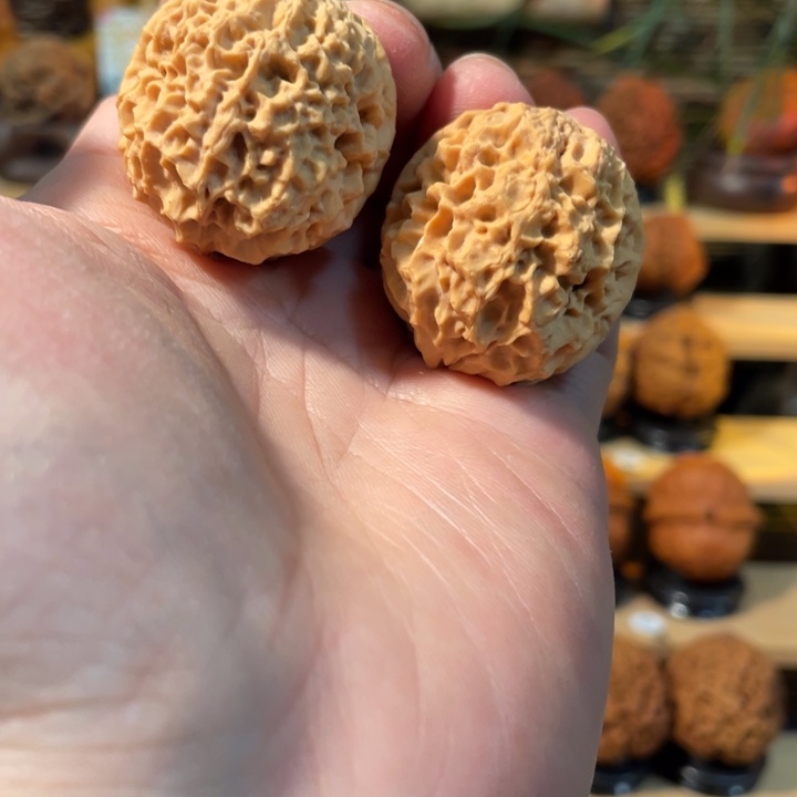 煜***钧文玩核桃把件编号38