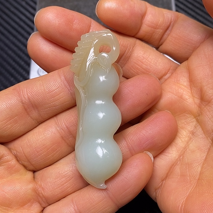 颈饰未镶嵌和田玉冬