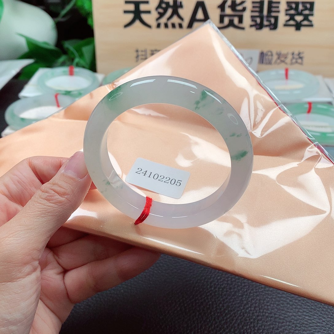 翡翠手镯未镶嵌天然A货翡翠手镯