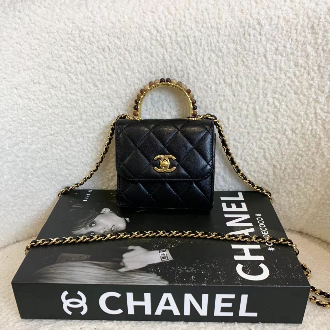 99新 Chanel/香奈儿 壹臻/23A黑金羊木珠手柄mini woc 62295958