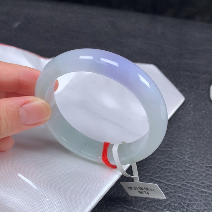 翡翠未镶嵌手镯   