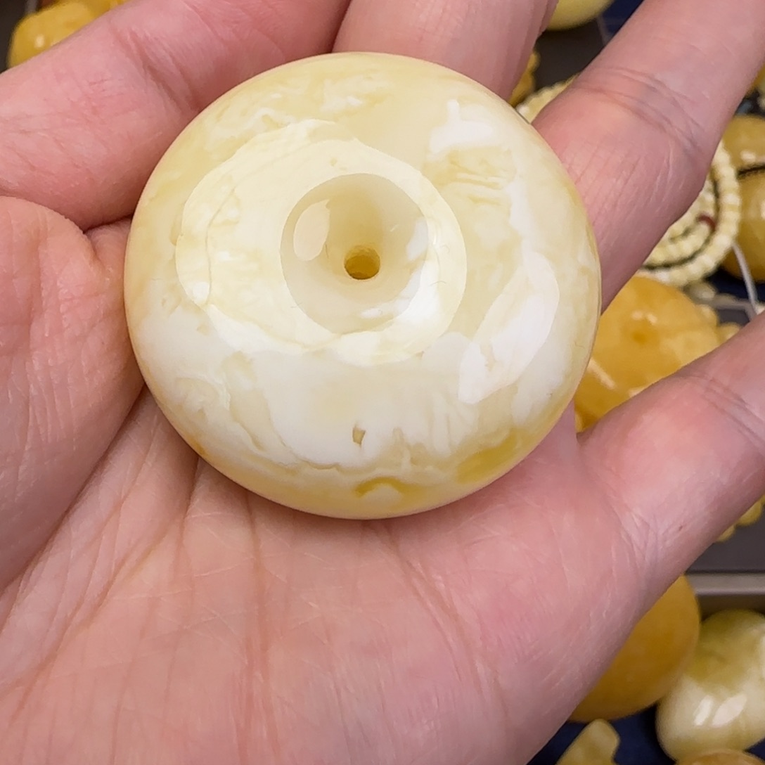 蜜蜡颈饰未镶嵌吸*兽天然蜜蜡