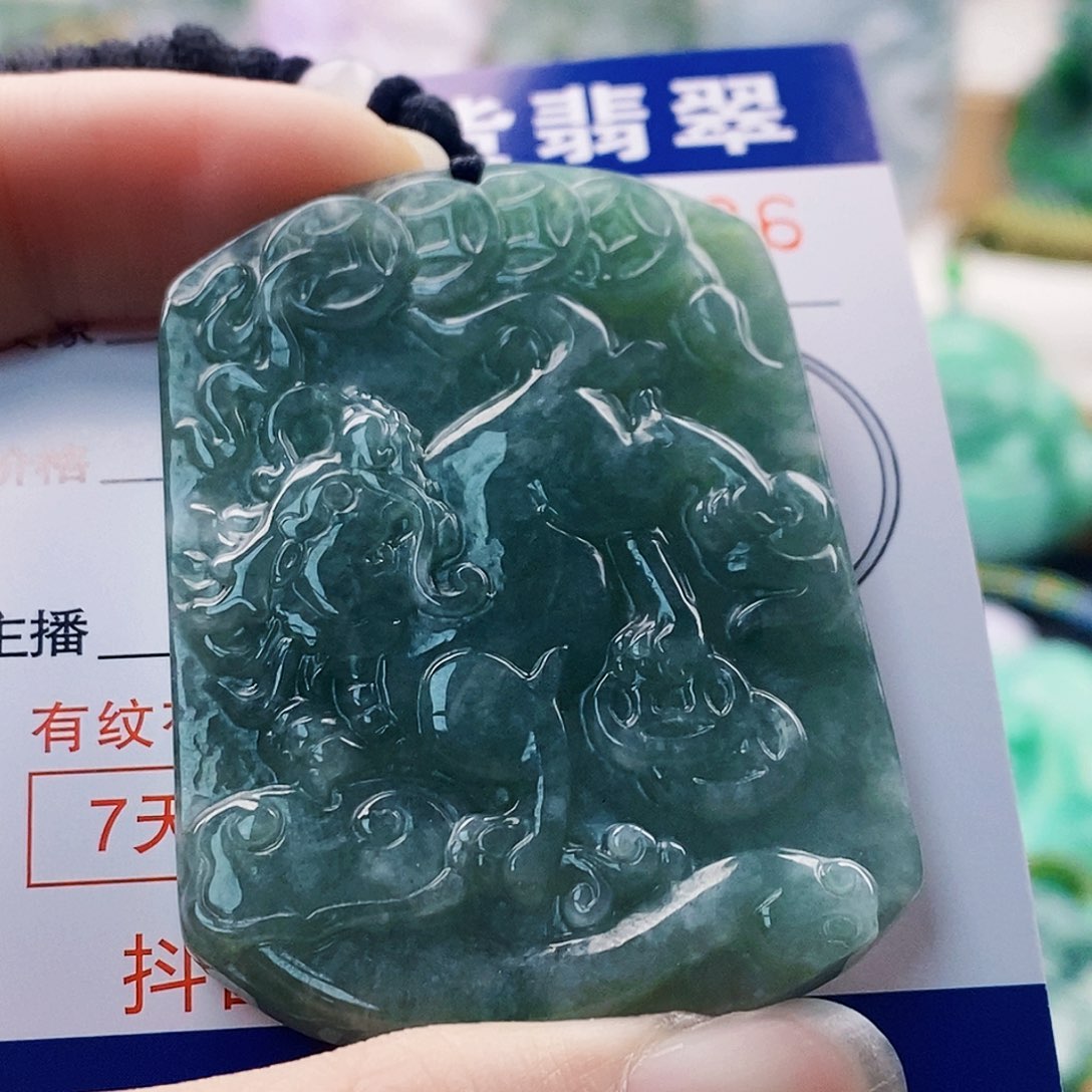 吊坠(不含链)未镶嵌翡翠