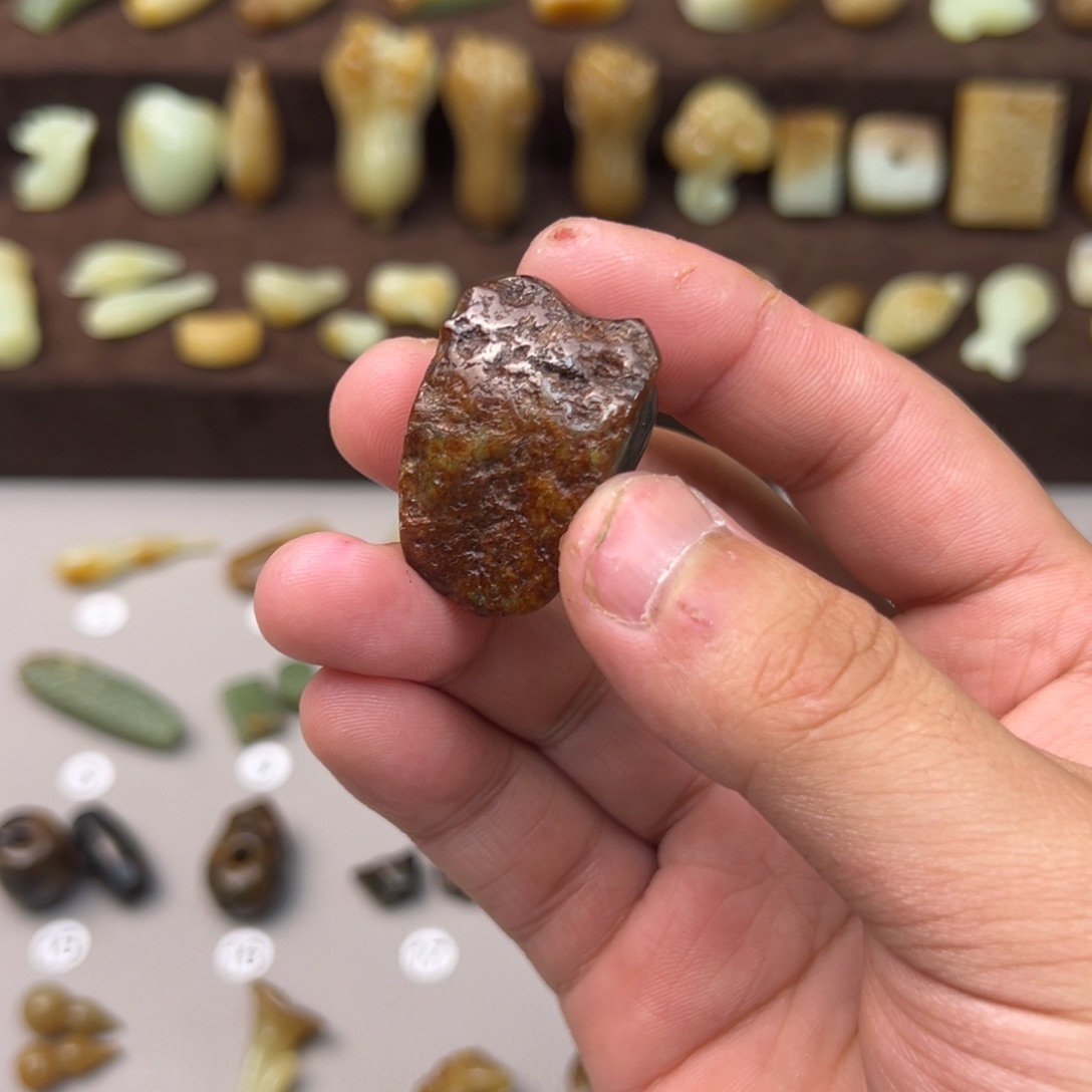 岫岩河磨玉（透闪石质玉）未镶嵌颈饰