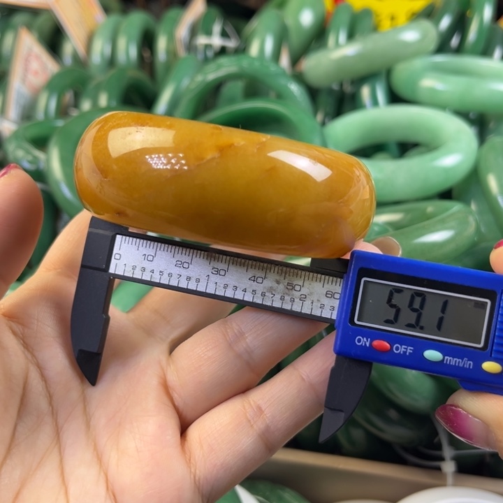 石英质玉未镶嵌手镯