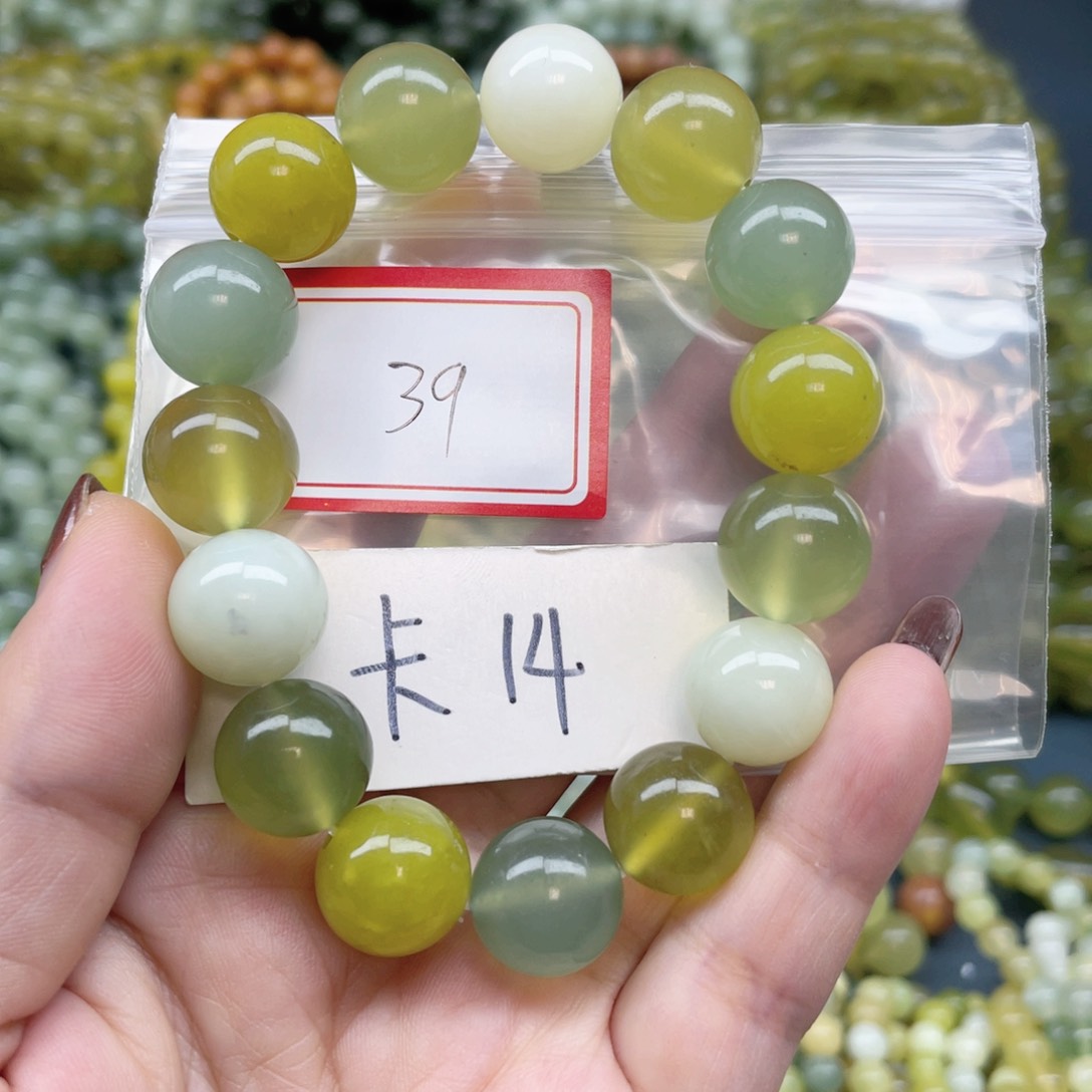 未镶嵌蛇纹石玉手链