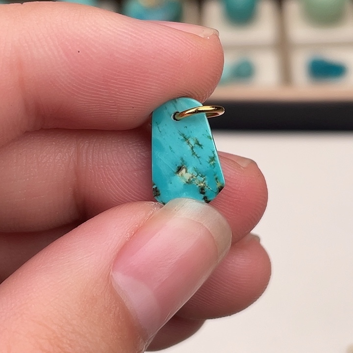 绿松石未镶嵌吊坠