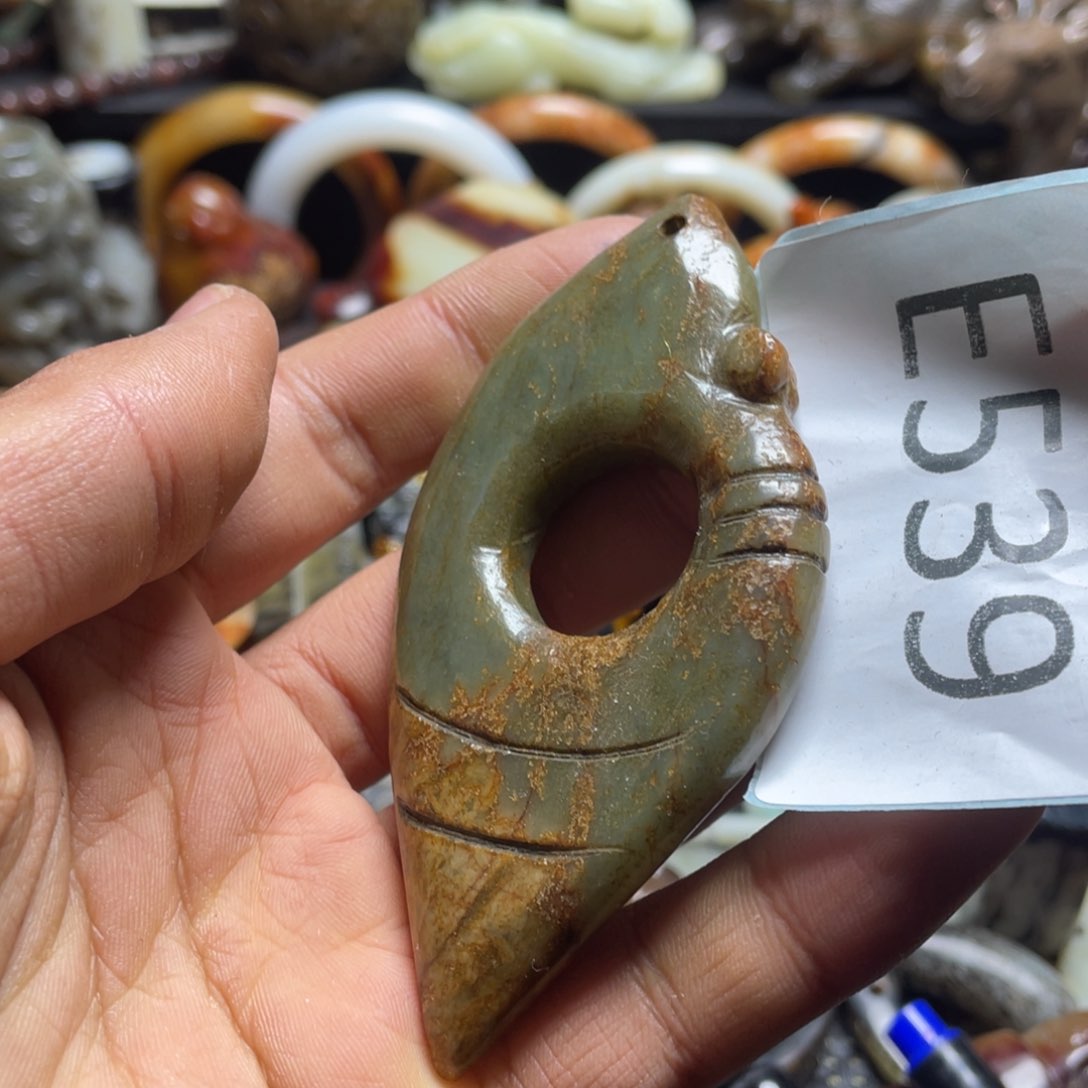 和田玉（糖玉）挂件未镶嵌