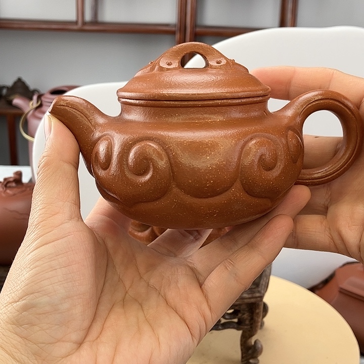 紫砂茶壶仿古如意 240C。红降坡