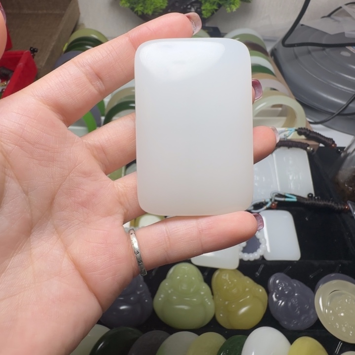 新疆老料羊脂白无事牌吊坠