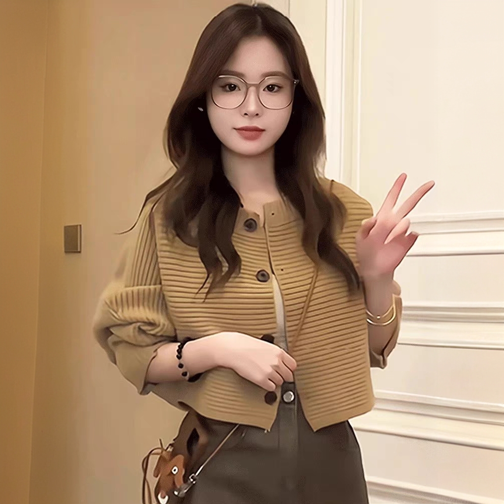 短款针织衫开衫毛衣外套女长袖秋季设计感小个子复古气质百搭上衣