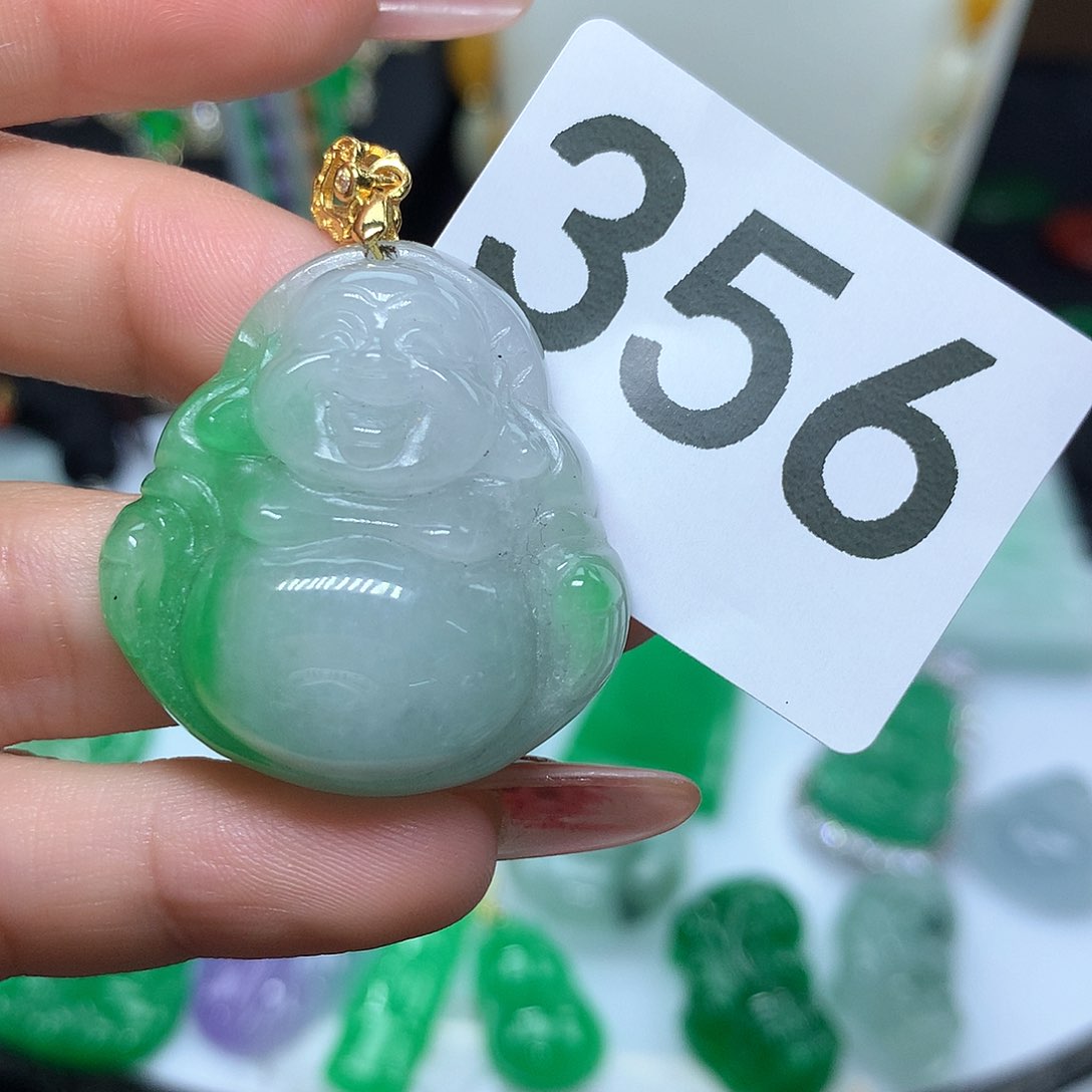 翡翠吊坠(赠链)未镶嵌